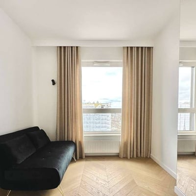 Alquiler de un elegante apartamento amueblado de 3 habitaciones, 60 m², Varsovia, Polonia